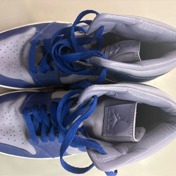 Nike Sneakers - Picture 9 of 9